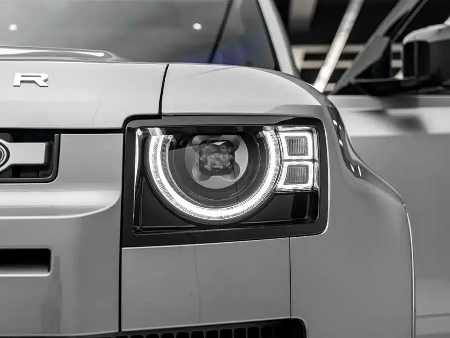 2024 Land Rover Defender 110 3.0T P400 XS — миниатюра 34