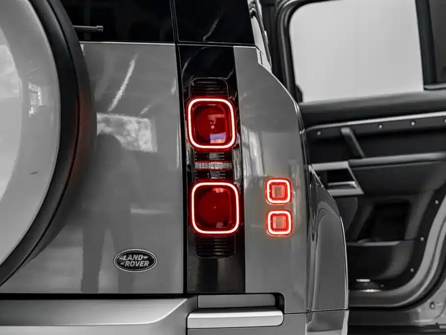 2024 Land Rover Defender 110 3.0T P400 XS — миниатюра 36