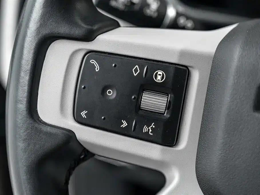 2024 Land Rover Defender 110 3.0T P400 XS — миниатюра 9
