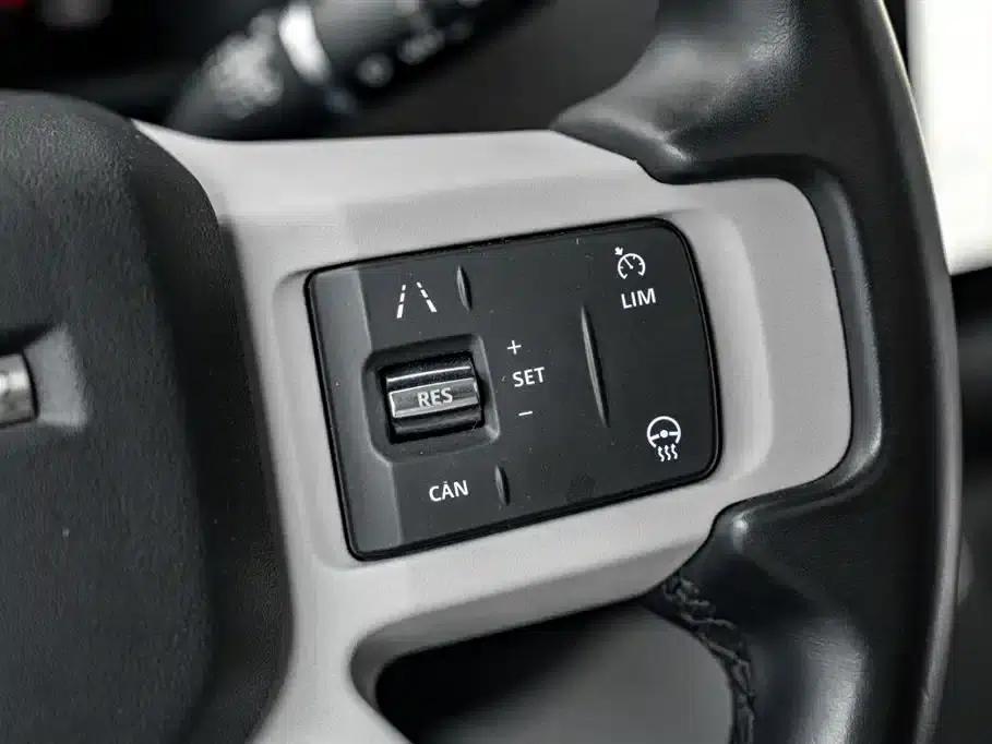 2024 Land Rover Defender 110 3.0T P400 XS — миниатюра 10