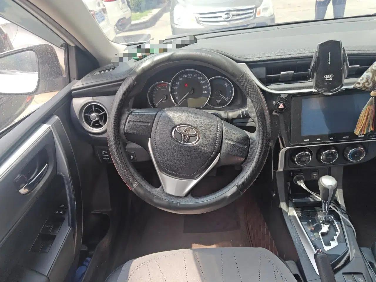 Toyota Corolla 2017 Revised Version 1.2T S-CVT GL — миниатюра 10