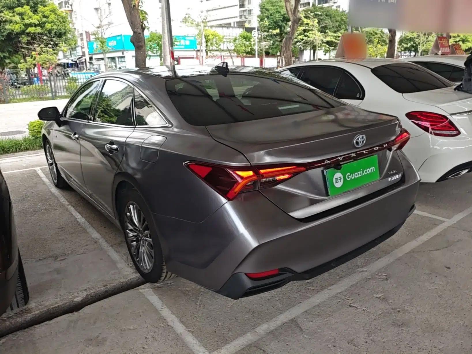 Toyota Avalon 2019 Dual-Engine 2.5L XLE Prestige Version China VI Standard — миниатюра 4
