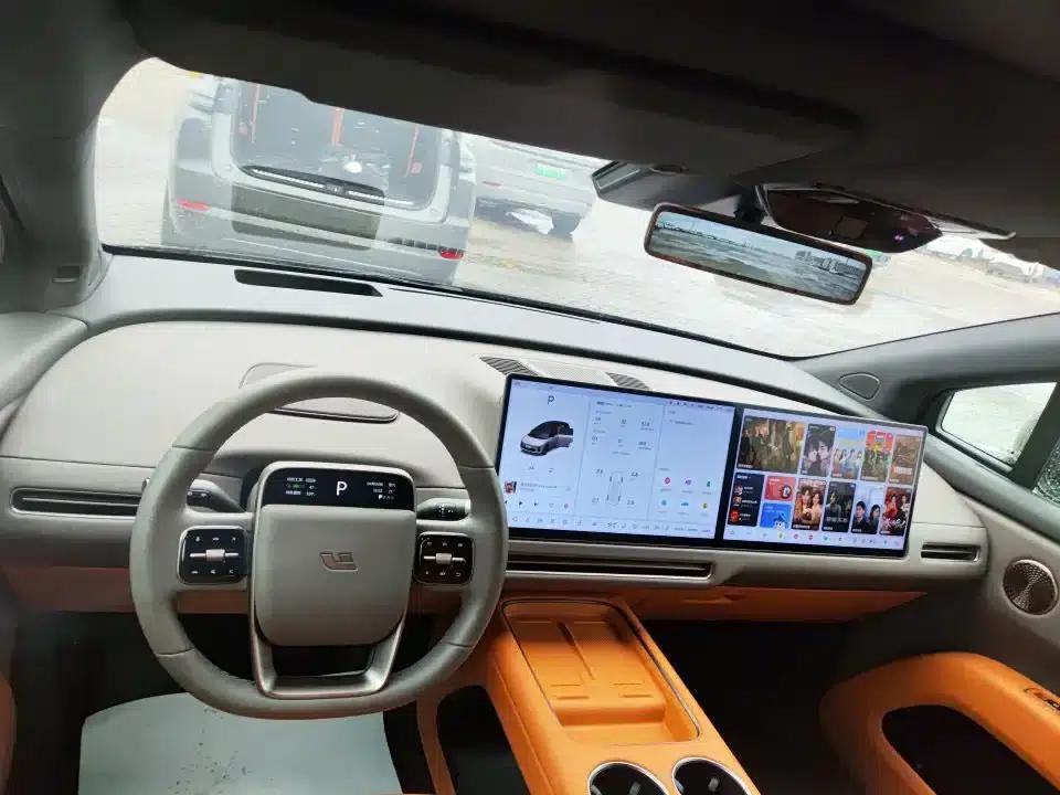 Li Auto i8 2025 Standard Edition — миниатюра 3