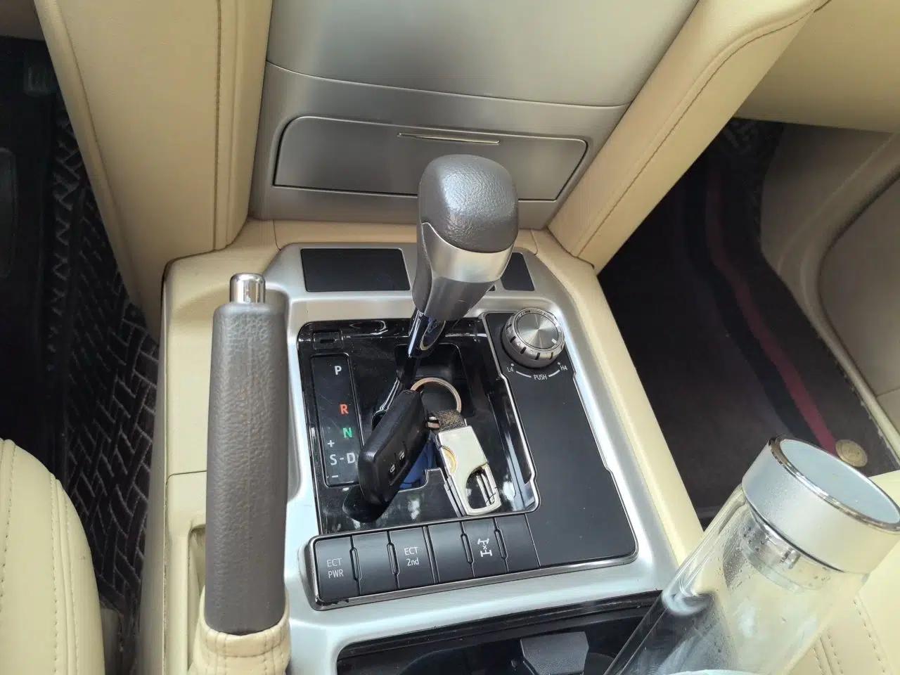 Toyota Land Cruiser 2016 4.0L Automatic GX-R — миниатюра 14