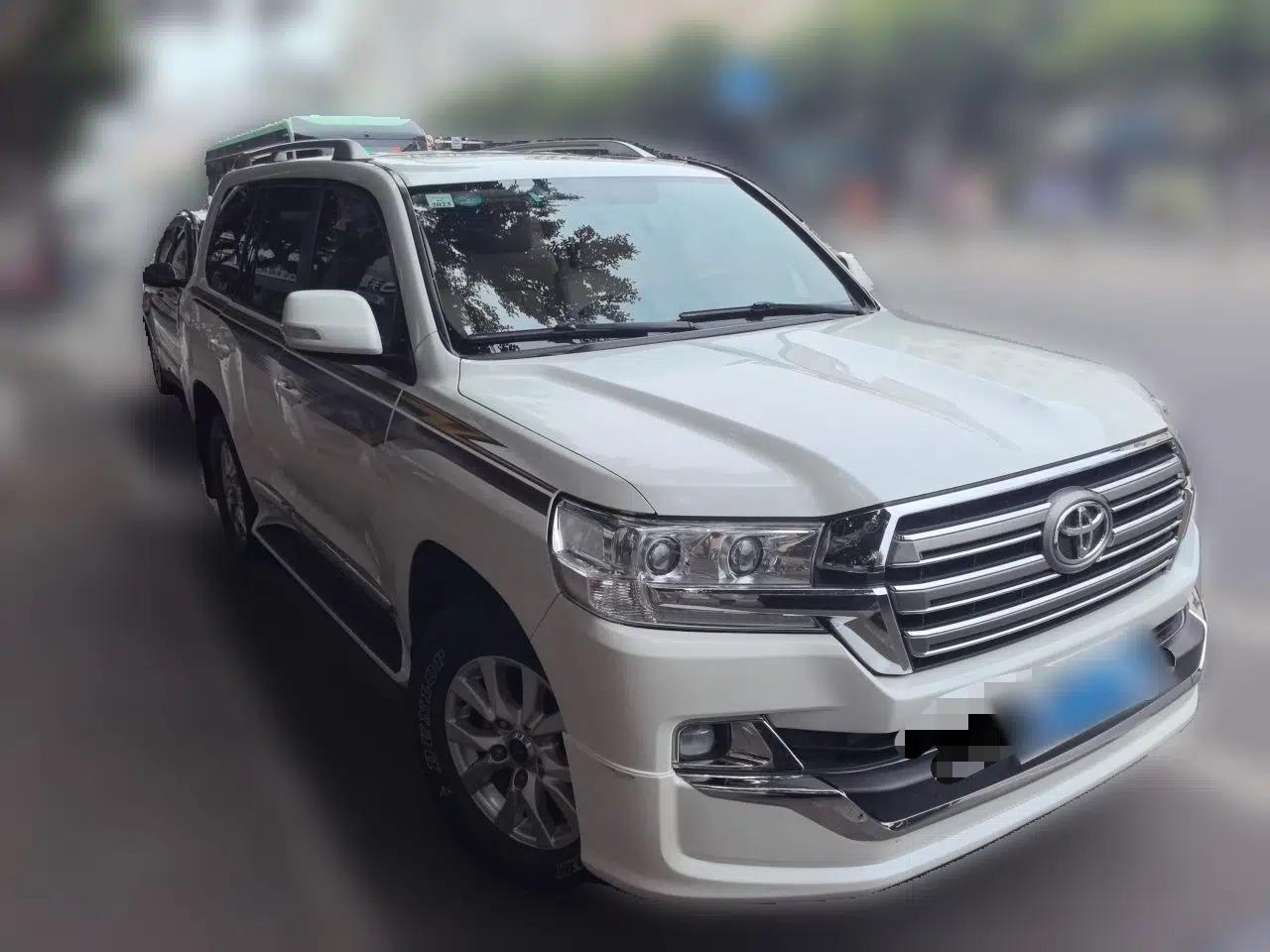 Toyota Land Cruiser 2016 4.0L Automatic GX-R — миниатюра 3