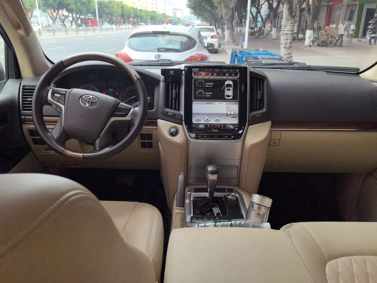 Toyota Land Cruiser 2016 4.0L Automatic GX-R — миниатюра 9