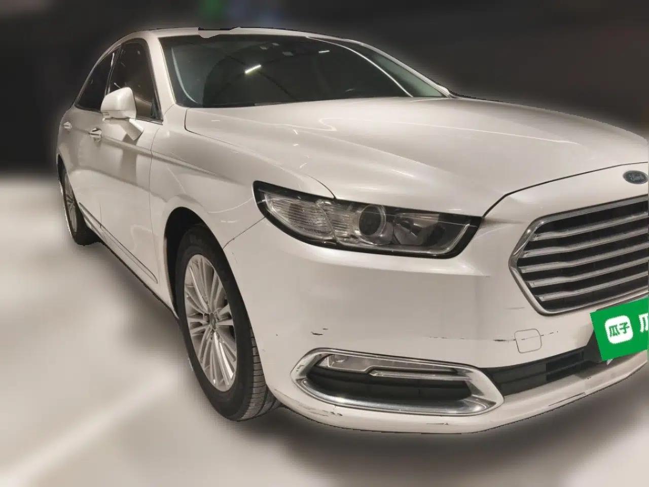 Ford Taurus 2017 EcoBoost 245 Fashion Edition — миниатюра 3