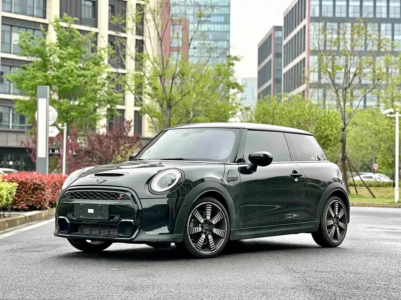 MINI 2023 2.0T COOPER S Artist — миниатюра 1