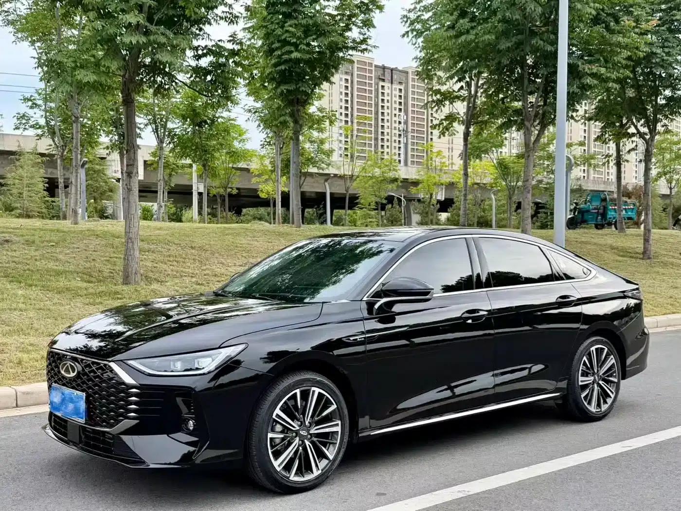 Chery Arrizo 8 PRO 2025 1.6T DCT Luxury+ — миниатюра 1