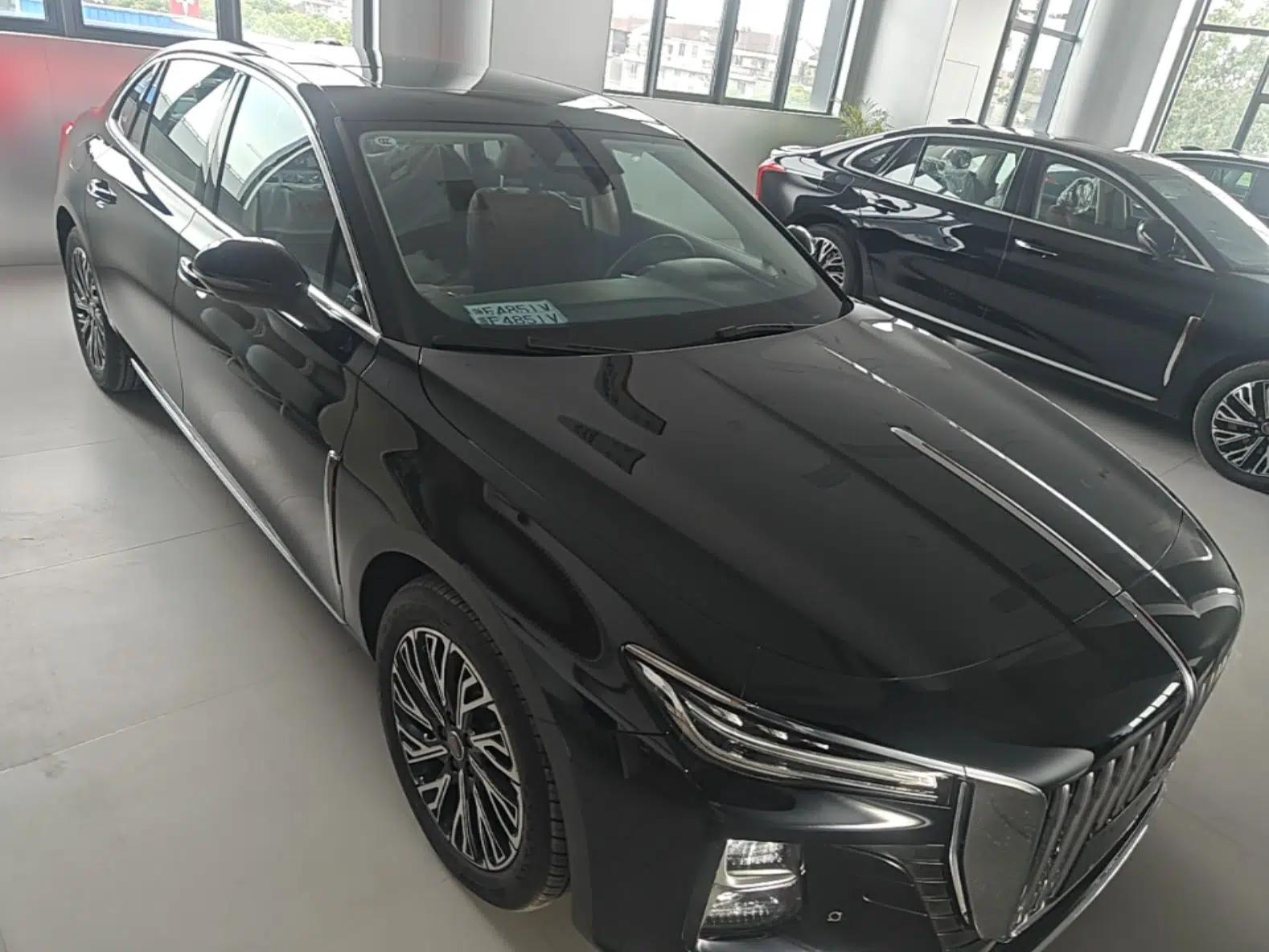 Hongqi H5 2025 2.0T Automatic Flag Edition – 500 000 Units Commemorative Version — миниатюра 12