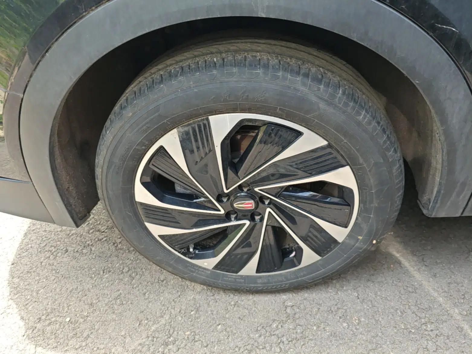 Hongqi HS7 PHEV 2024 2.0T PHEV Four-Wheel Drive Flagship Edition 7 Seats — миниатюра 16