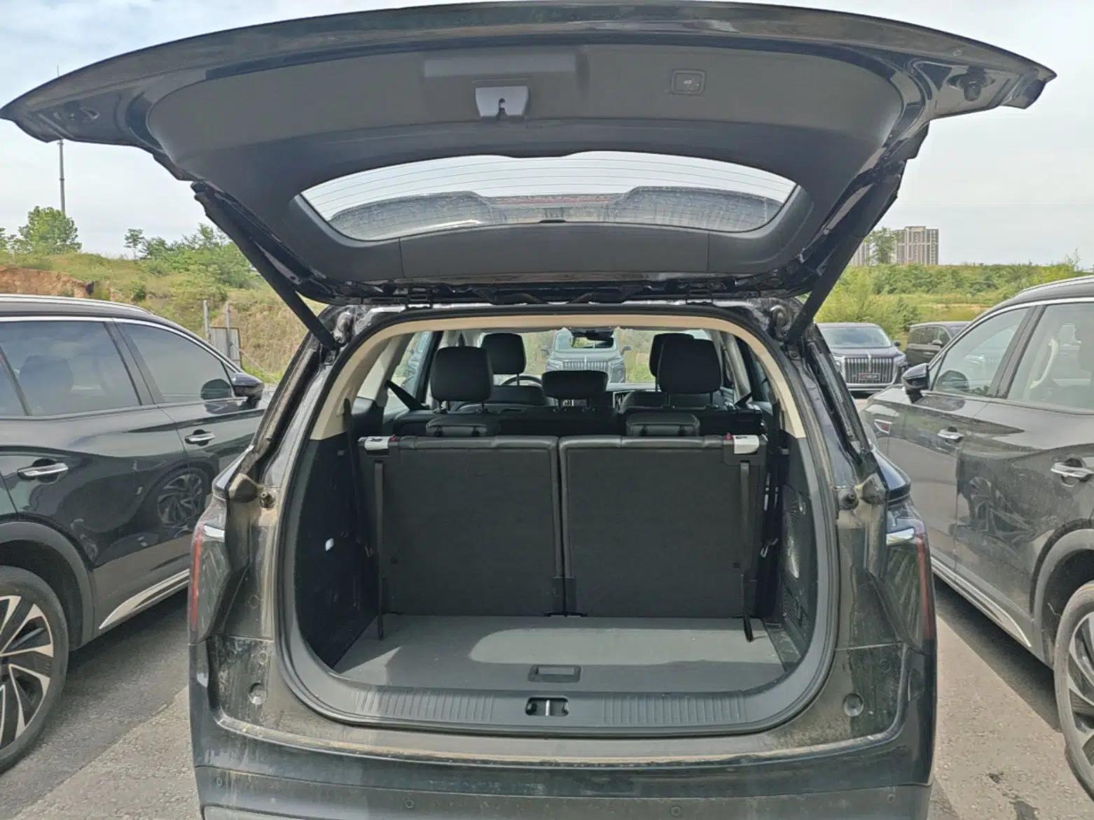 Hongqi HS7 PHEV 2024 2.0T PHEV Four-Wheel Drive Flagship Edition 7 Seats — миниатюра 27