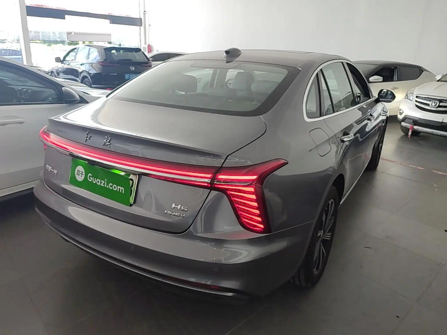 Hongqi H5 PHEV 2025 170 Super Hybrid Version — миниатюра 6