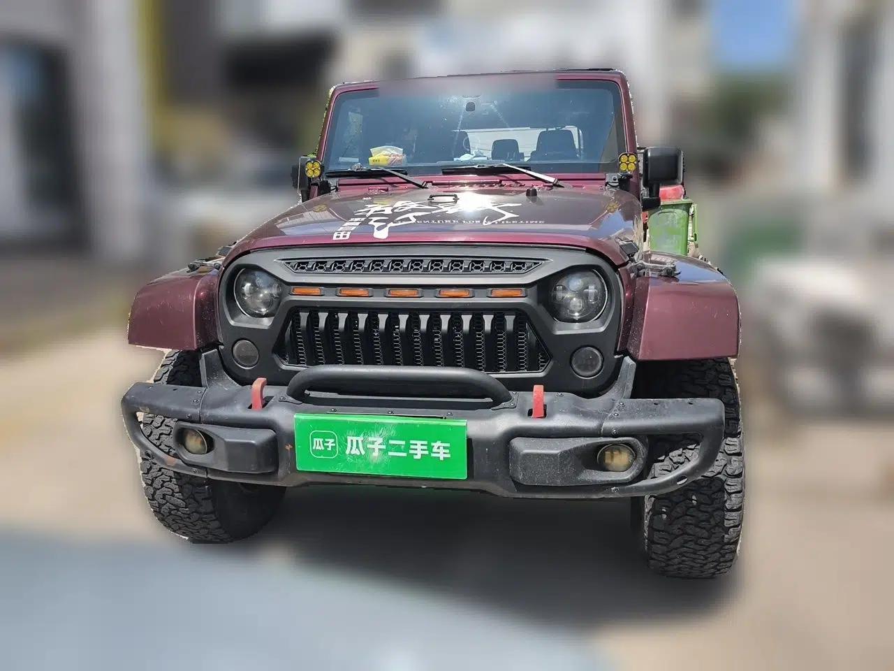Jeep Wrangler 2015 3.0L Sahara Four-Door Edition — миниатюра 2