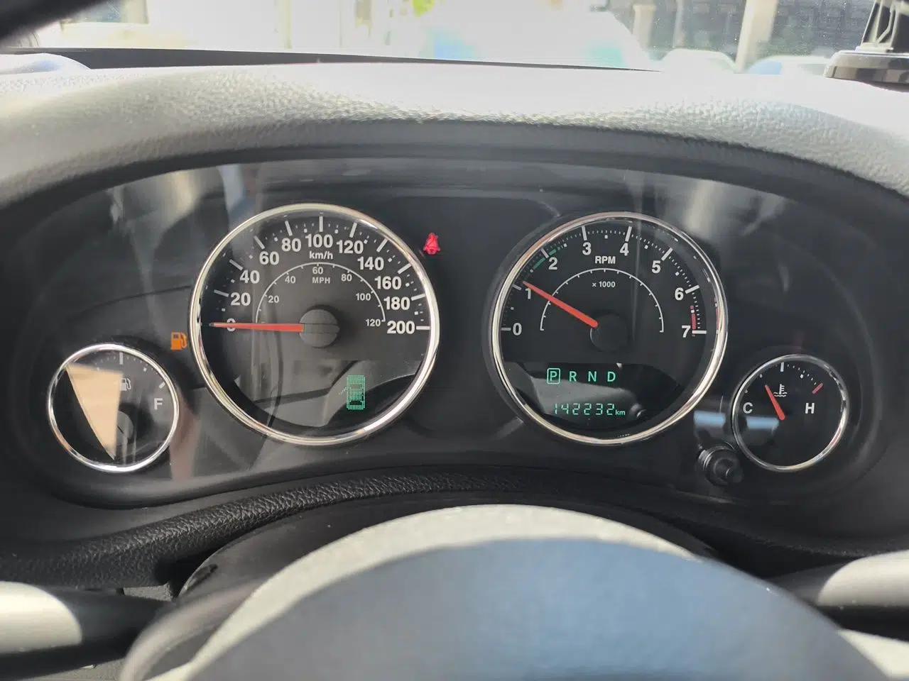 Jeep Wrangler 2015 3.0L Sahara Four-Door Edition — миниатюра 11