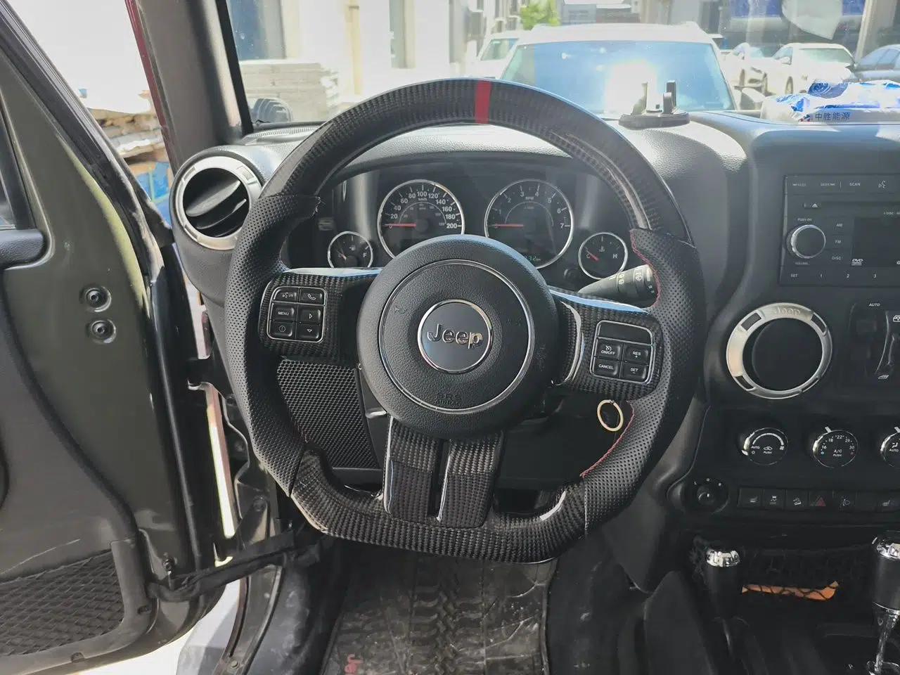 Jeep Wrangler 2015 3.0L Sahara Four-Door Edition — миниатюра 10
