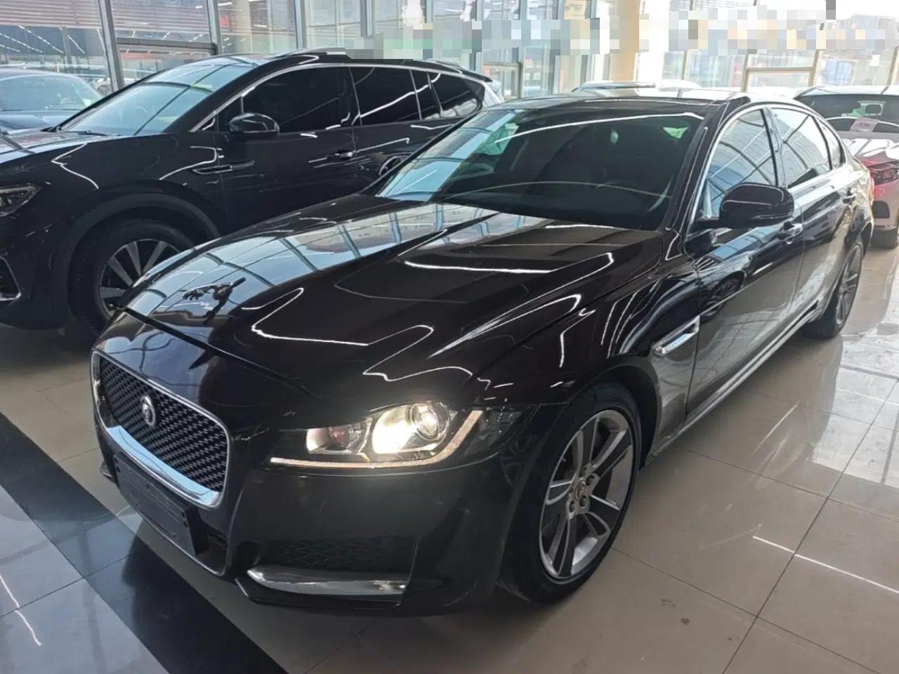 Jaguar XFL 2019 XFL 2.0T 200 PS Two-Wheel-Drive Elite Edition — миниатюра 1