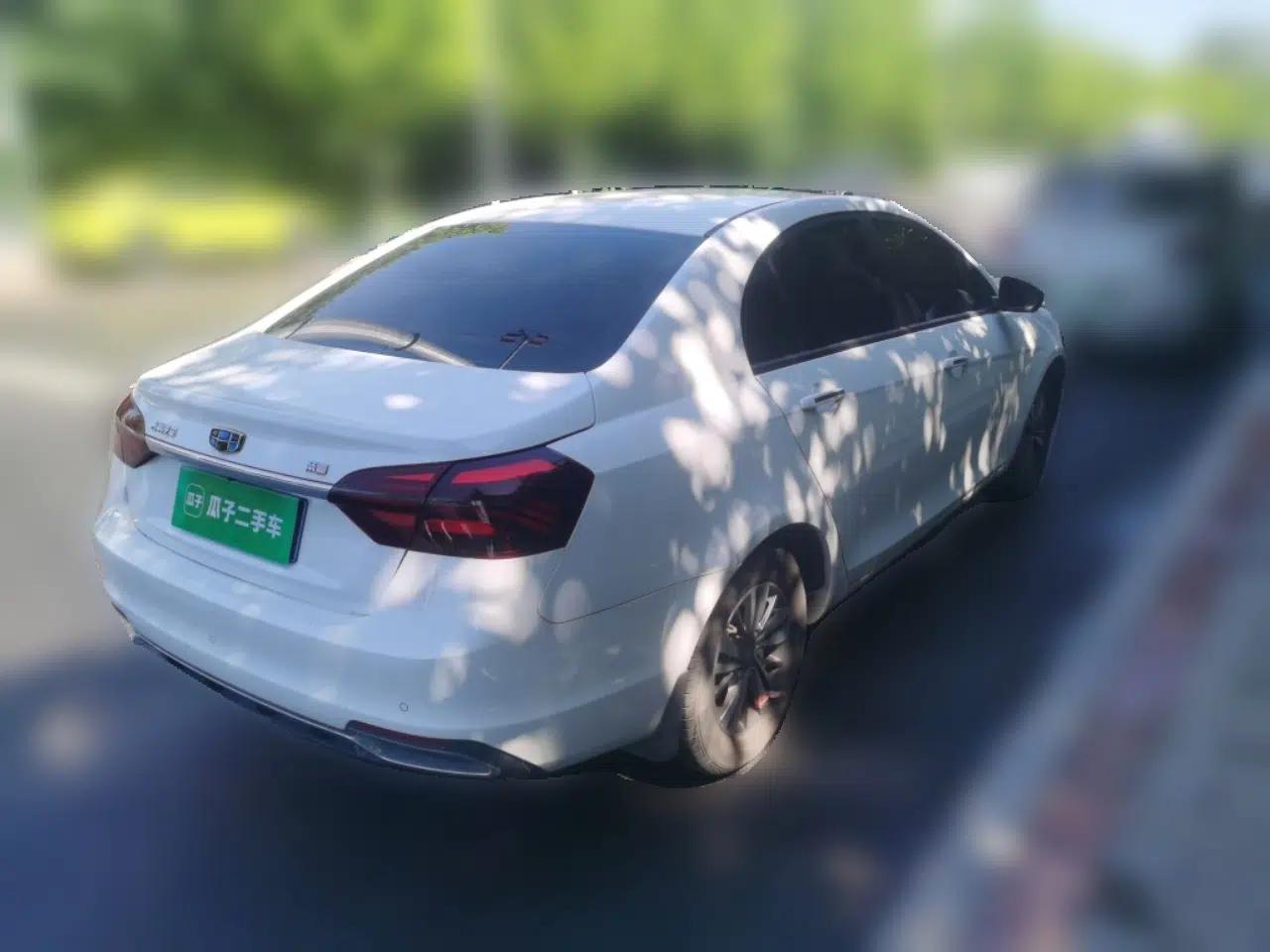 Geely Auto Emgrand 2018 1.5L Manual Luxury Model — миниатюра 6