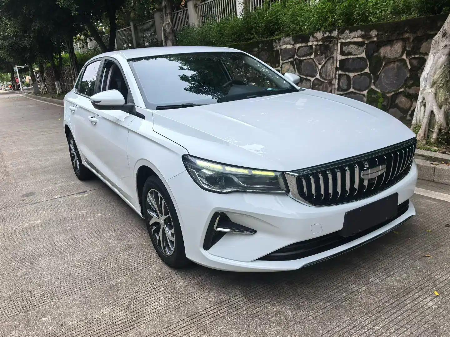 Geely Auto Emgrand 2025 4th Generation 1.5L CVT Longteng Edition — миниатюра 3