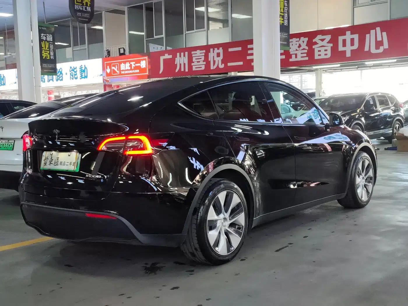 Model Y 2021 Long Range All-Wheel Drive — миниатюра 3