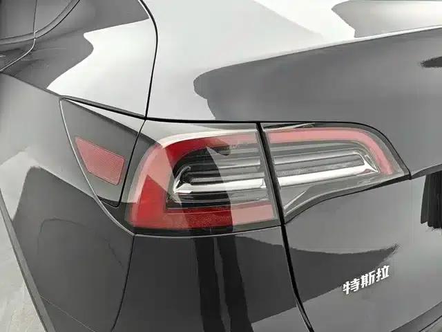 Model Y 2024 Rear-Wheel Drive — миниатюра 7