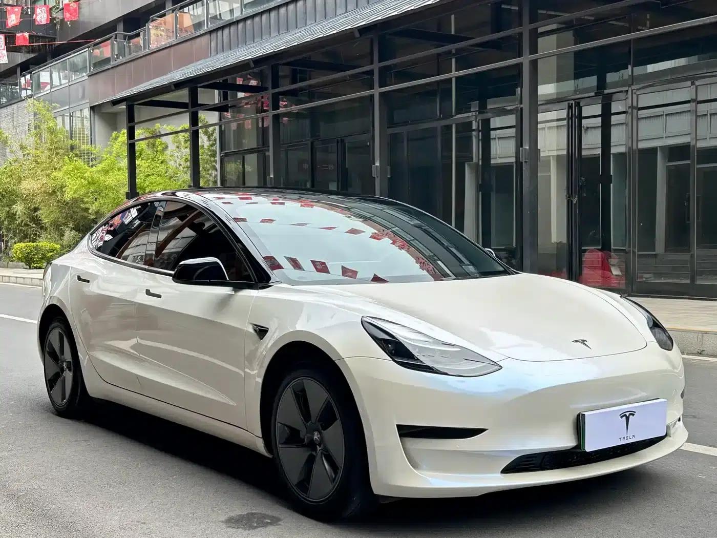 Model 3 2022 Rear-Wheel Drive — миниатюра 3