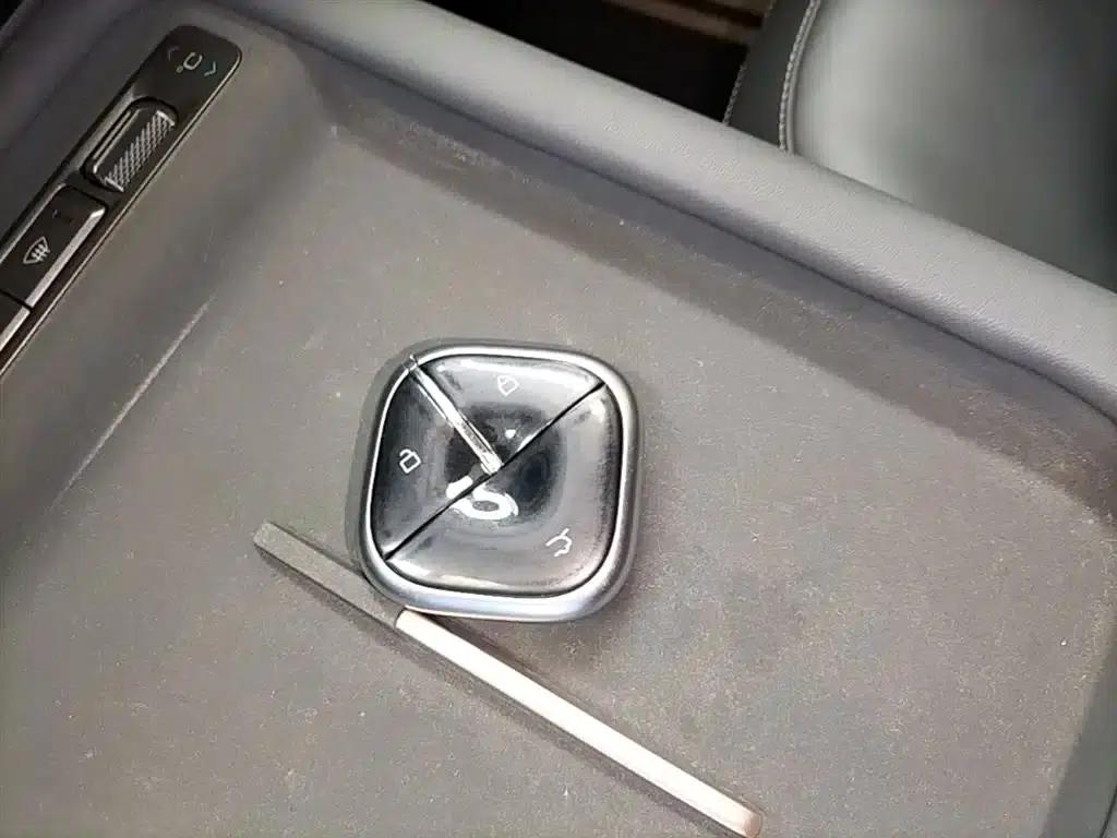 Wuling Xingguang 2025 Model 70km/h Intelligent Standard Edition — миниатюра 9