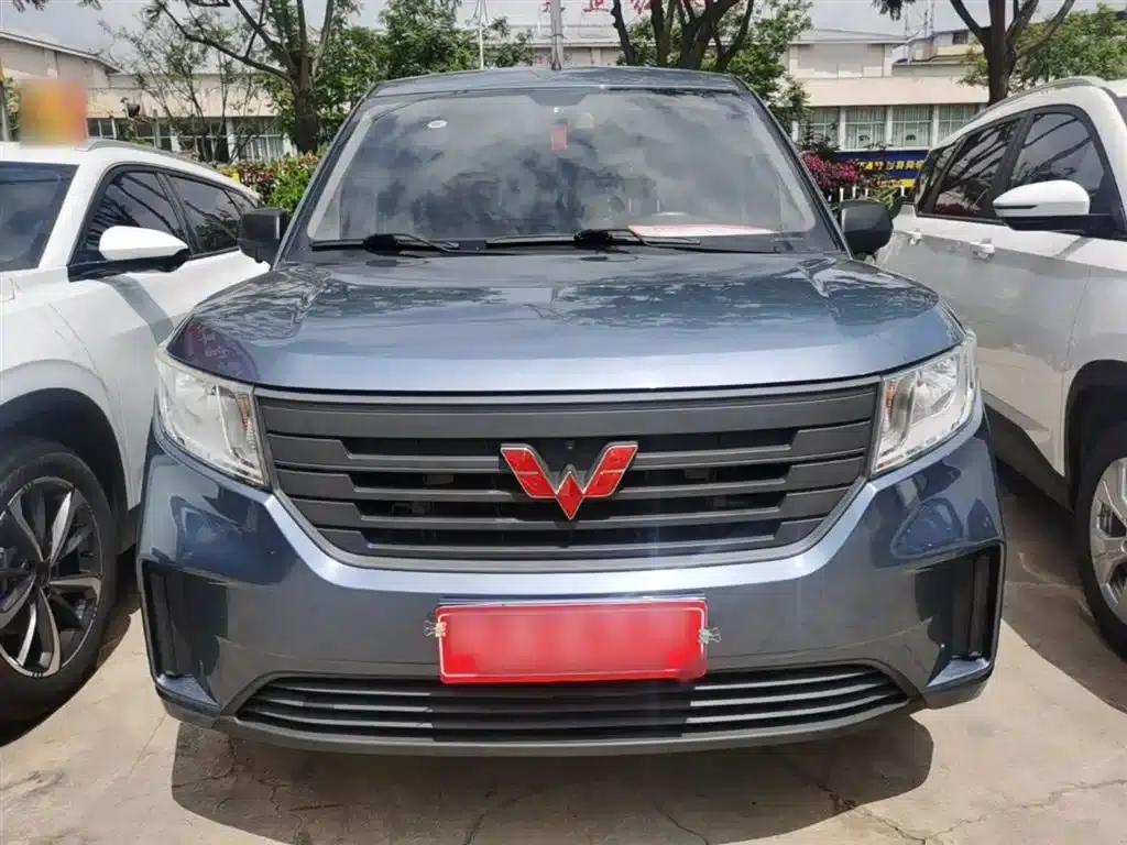 Wuling Hongguang PLUS 2020 1.5L Manual Standard 5-Seater — миниатюра 3