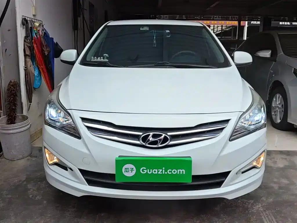 2014 Hyundai Reina 1.4L Automatic Intelligent GLS — миниатюра 3