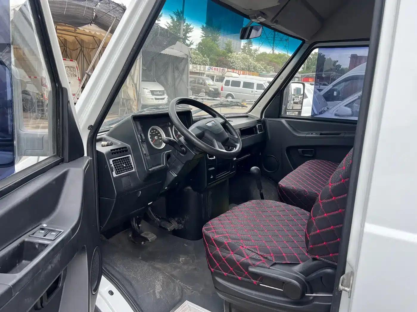 Iveco DeYi 2022 2.5T A37 M1 Bus, 5-9 Seats, Long Wheelbase, Mid-Roof, Dual Tires, Side Sliding Door — миниатюра 8