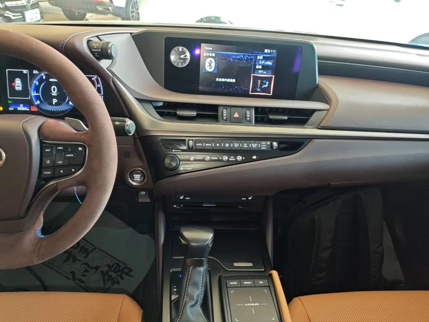 Lexus ES 2020 200 Excellence Edition — миниатюра 15