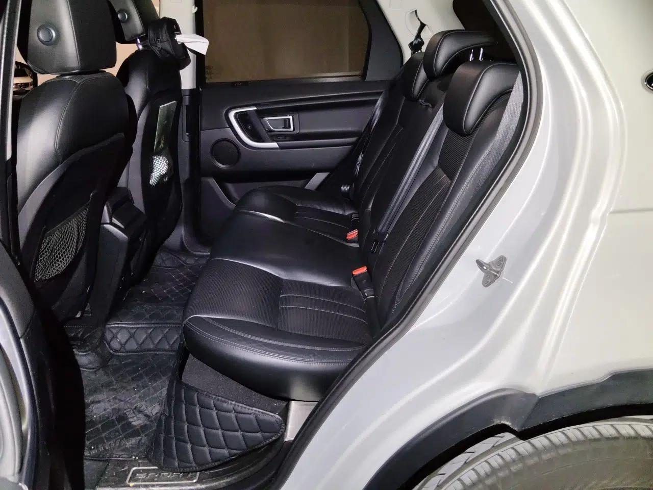 Land Rover Discovery Sport 2016 2.0T SE — миниатюра 17