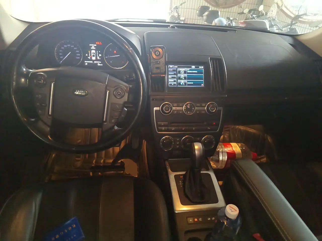 Land Rover Freelander 2 2013 2.2T SD4 SE Diesel Edition — миниатюра 9