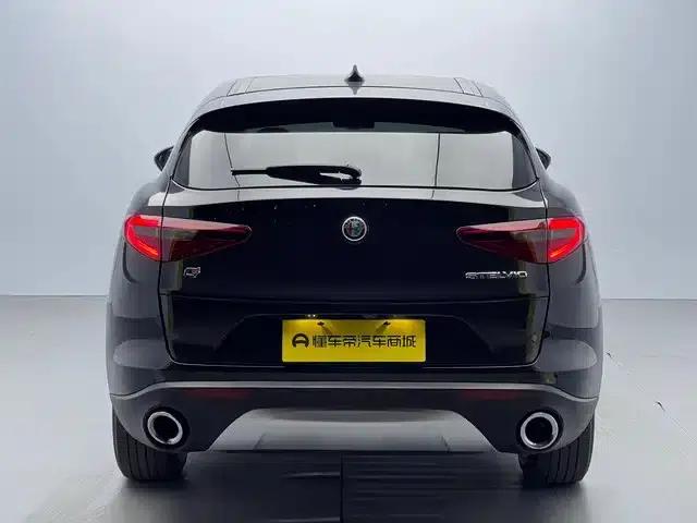 2017 Stelvio 2.0T 200HP Elite Edition — миниатюра 5