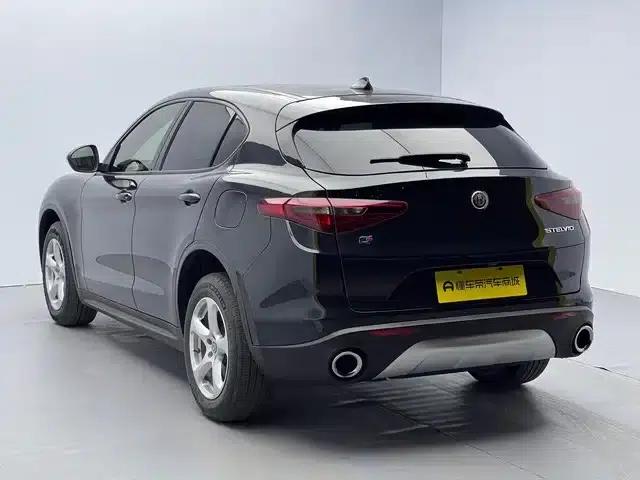 2017 Stelvio 2.0T 200HP Elite Edition — миниатюра 6