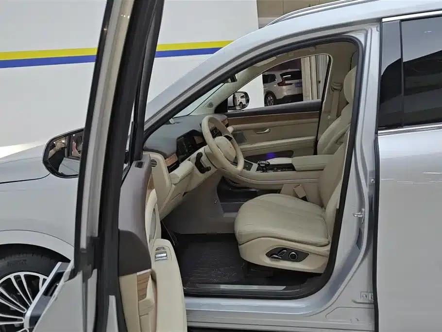 Wenjie M7 2024 1.5T AWD Plus Edition 5-seater — миниатюра 9