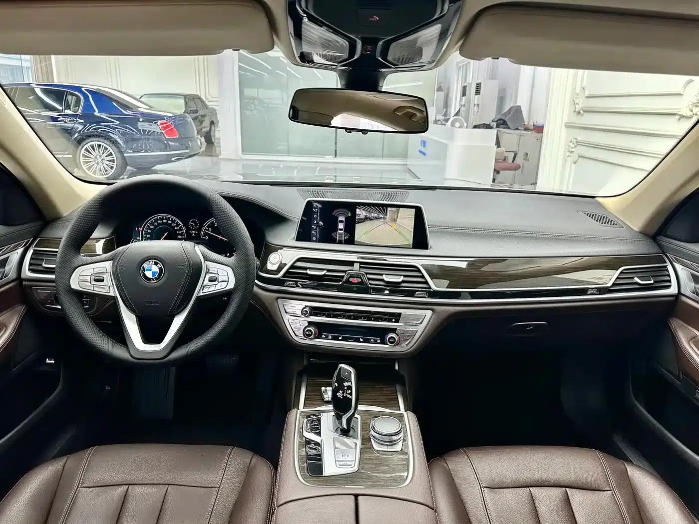 2016 BMW 7 Series 730Li Leading Edition — миниатюра 8