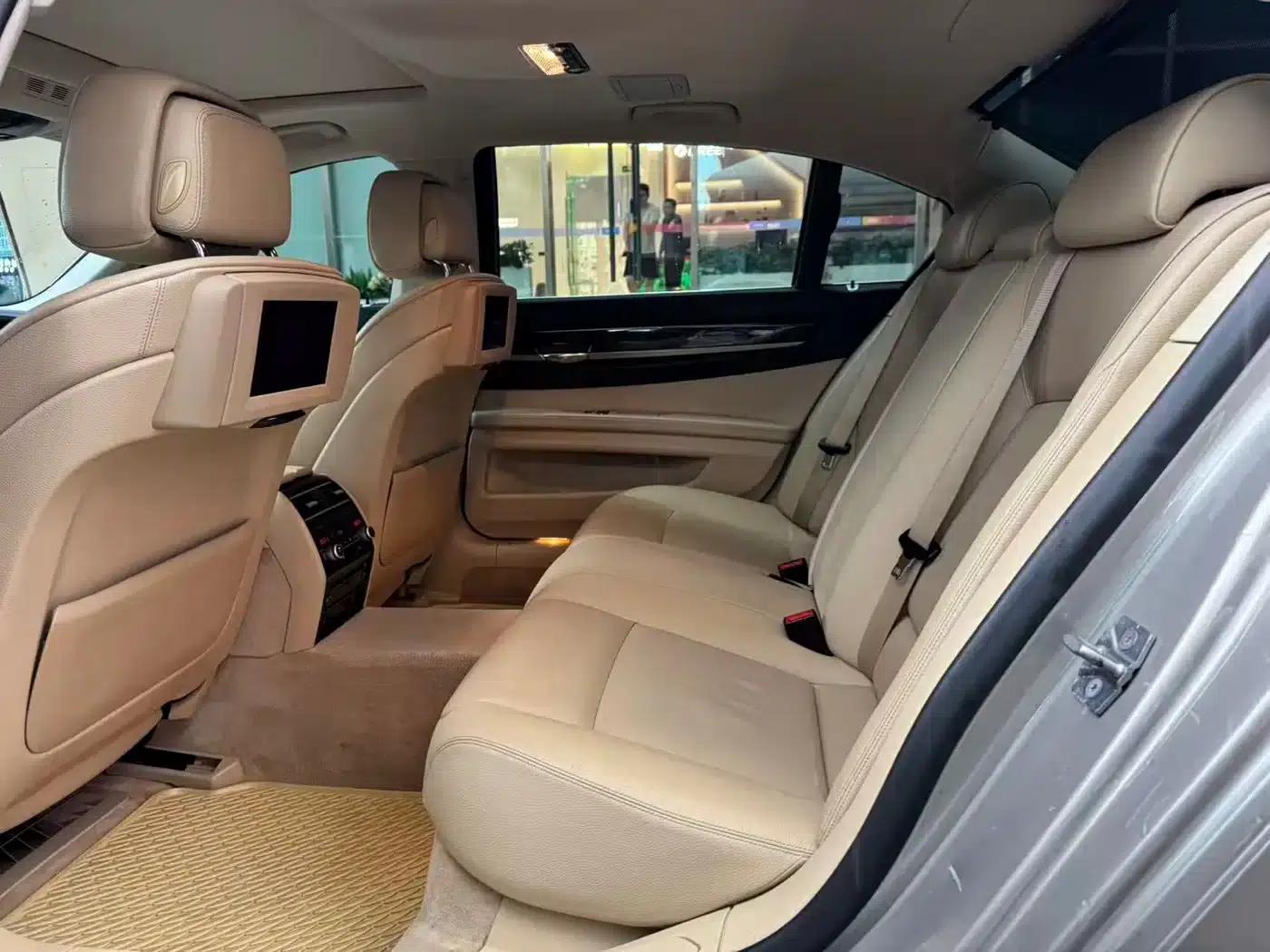 BMW 7 Series 2009 730Li Leading Edition — миниатюра 19