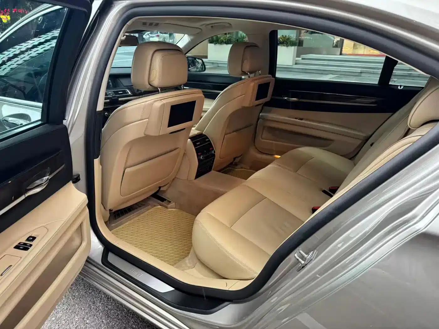 BMW 7 Series 2009 730Li Leading Edition — миниатюра 20