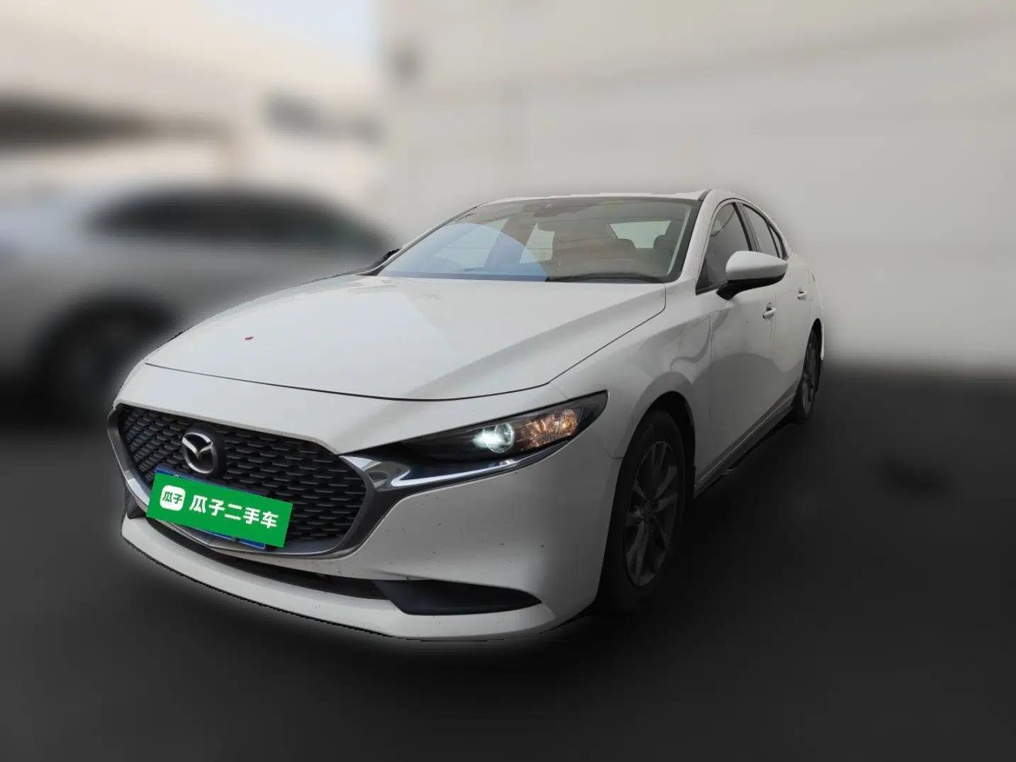 Mazda 3 Axela 2020 1.5L Automatic ZhiMei Edition — миниатюра 1