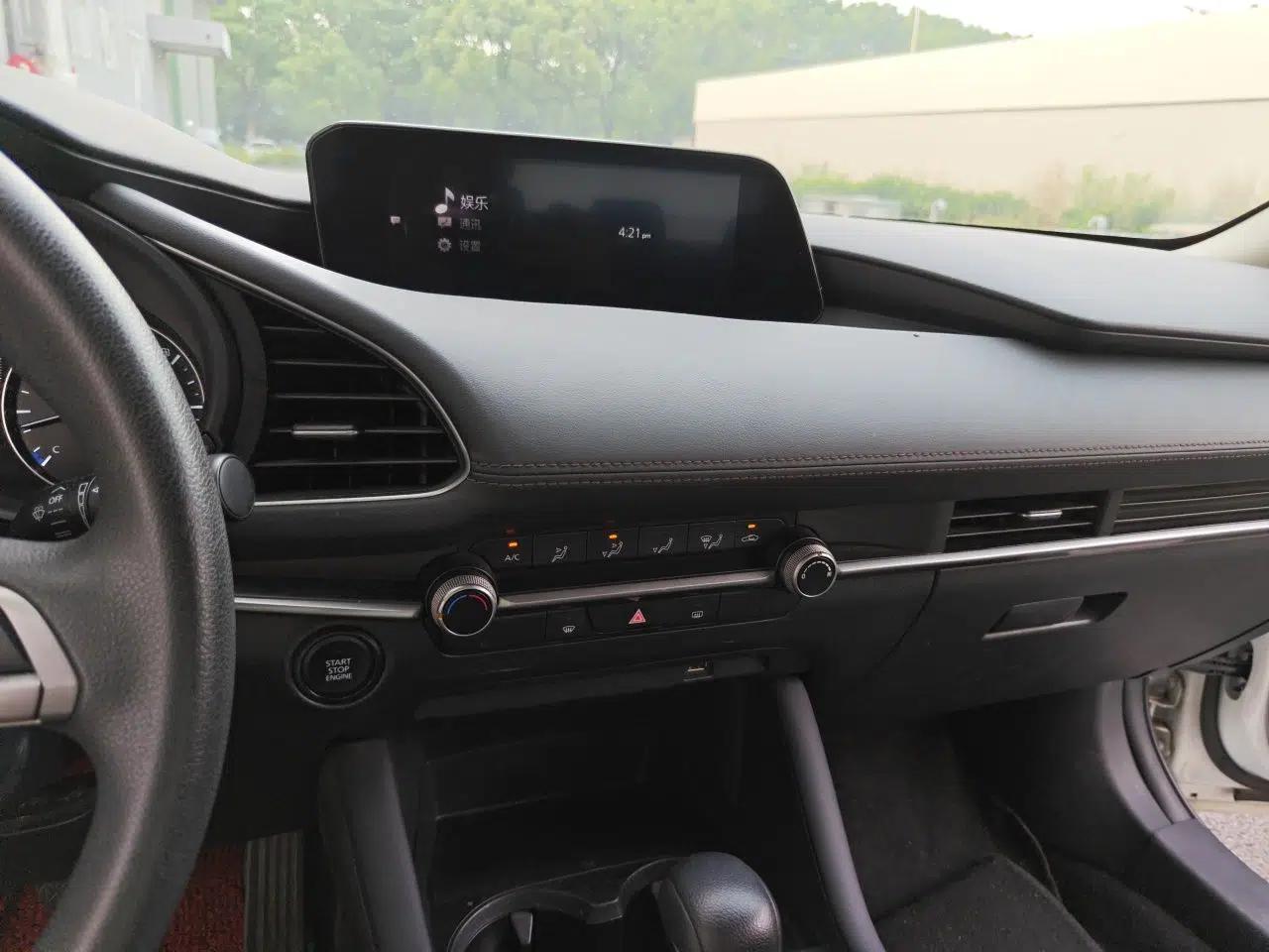 Mazda 3 Axela 2020 1.5L Automatic ZhiMei Edition — миниатюра 13