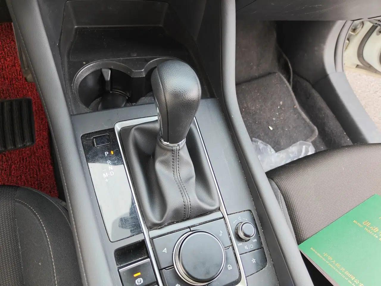Mazda 3 Axela 2020 1.5L Automatic ZhiMei Edition — миниатюра 14