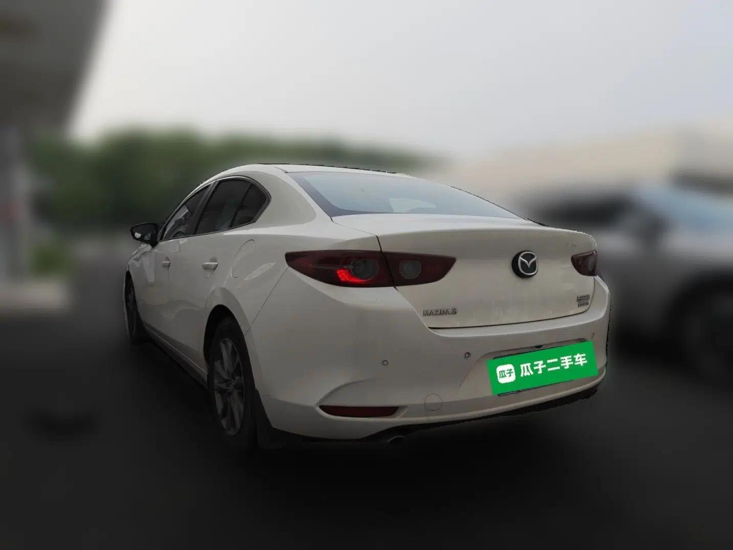 Mazda 3 Axela 2020 1.5L Automatic ZhiMei Edition — миниатюра 4