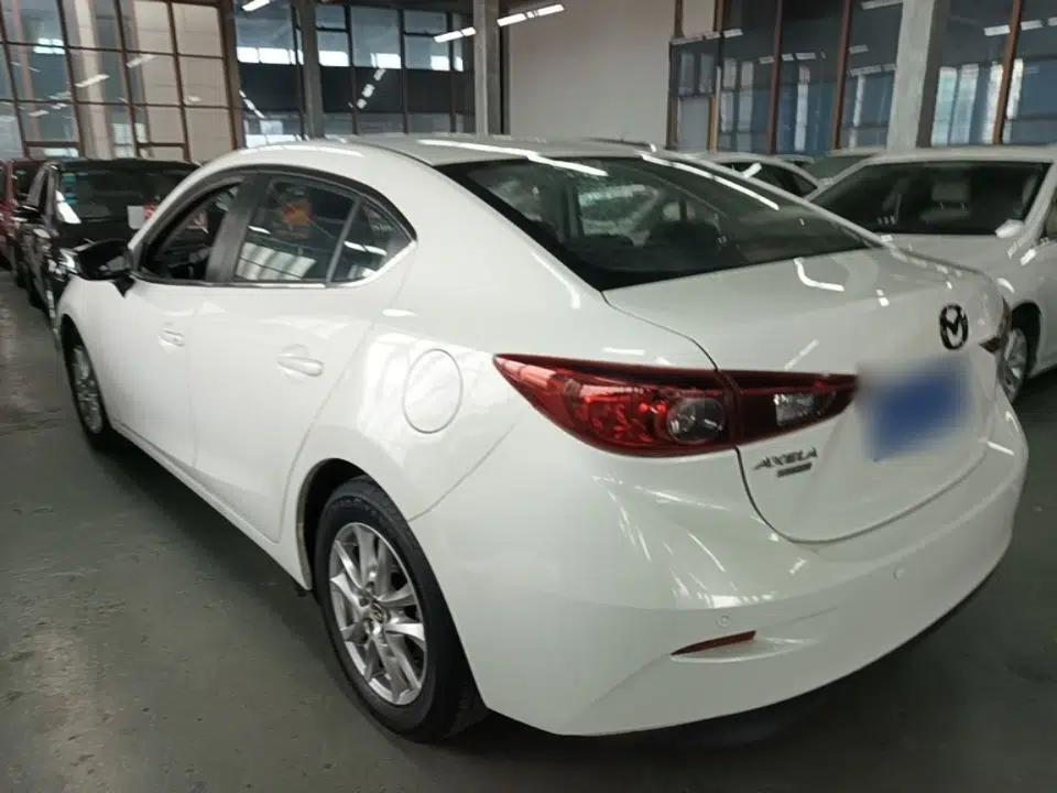 Mazda 3 Axela 2016 Sedan 1.5L Automatic Comfort Model — миниатюра 4