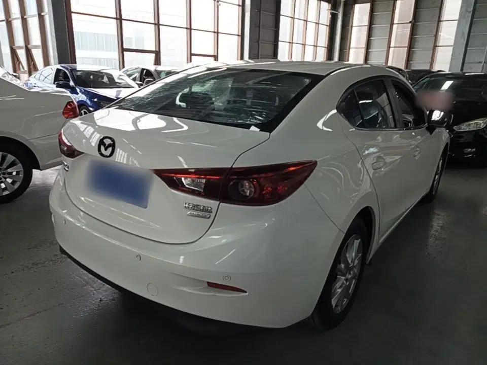 Mazda 3 Axela 2016 Sedan 1.5L Automatic Comfort Model — миниатюра 6