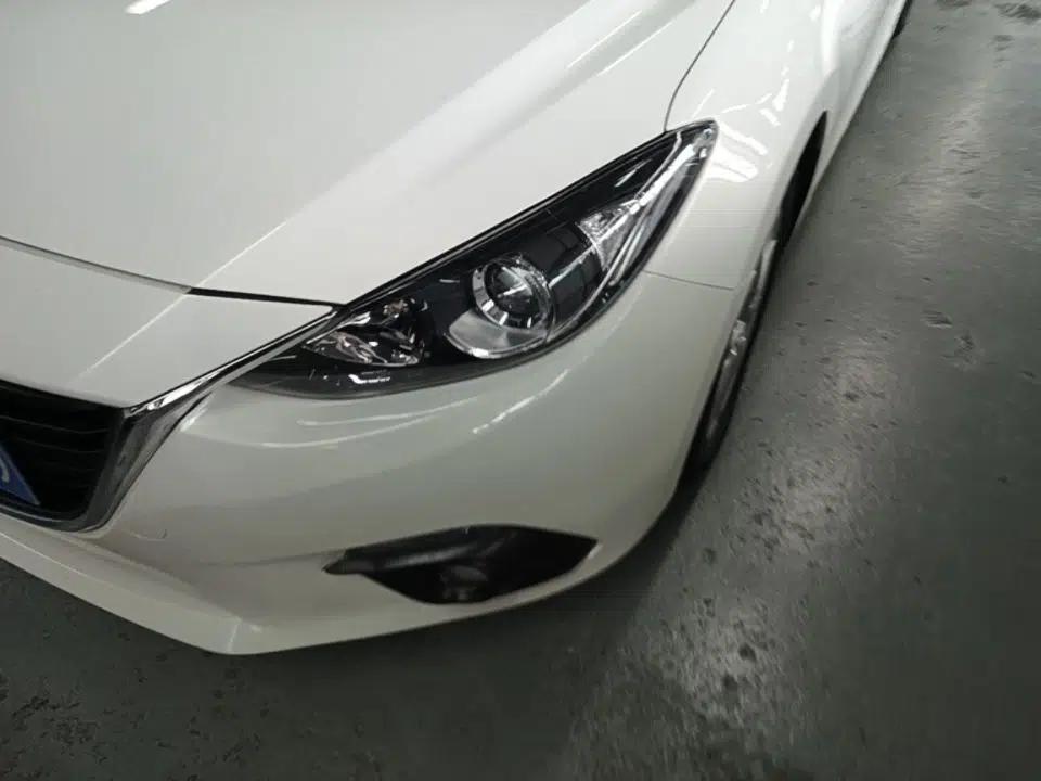 Mazda 3 Axela 2016 Sedan 1.5L Automatic Comfort Model — миниатюра 8