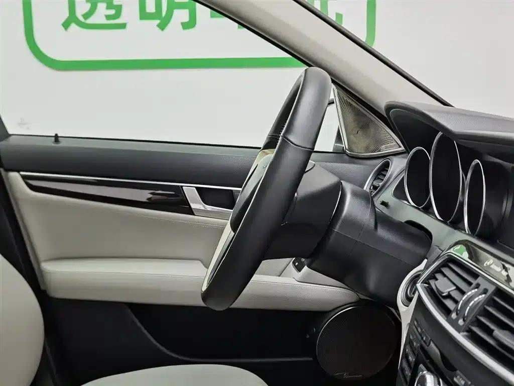Mercedes-Benz C-Class 2013 C 260 CGI Fashion Model — миниатюра 22