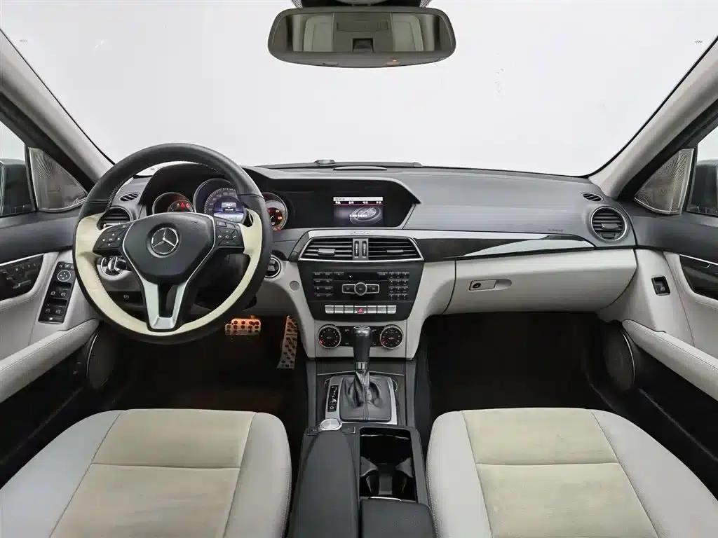 Mercedes-Benz C-Class 2013 C 260 CGI Fashion Model — миниатюра 5