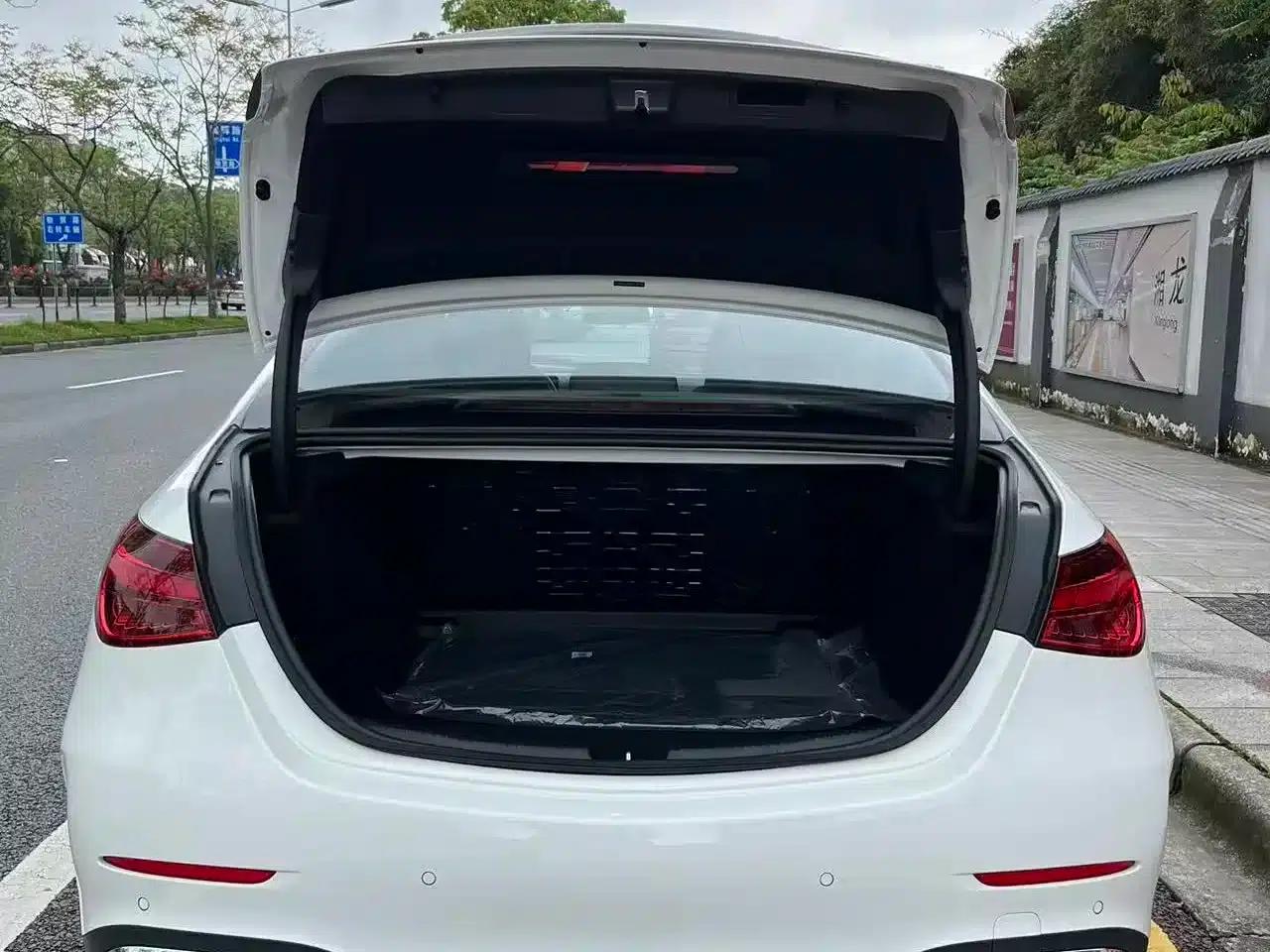 2025 Mercedes-Benz C-Class C 260 L Sport Edition — миниатюра 17