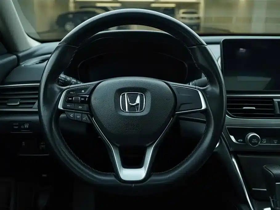 2022 Honda Accord 260TURBO Luxury Edition — миниатюра 18